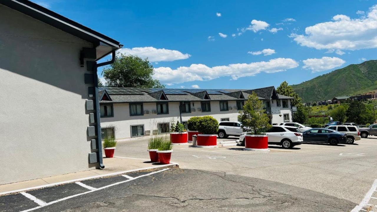 Adventure Inn - Glenwood Springs Bagian luar foto