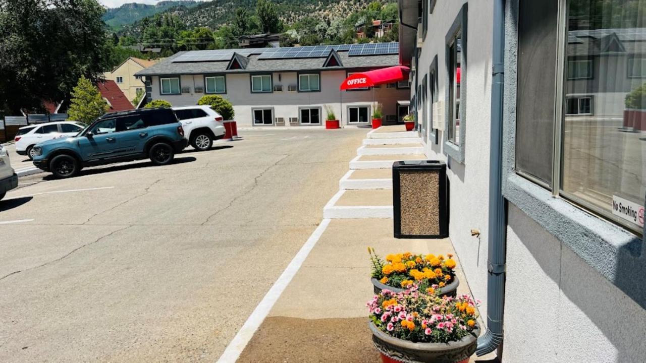 Adventure Inn - Glenwood Springs Bagian luar foto