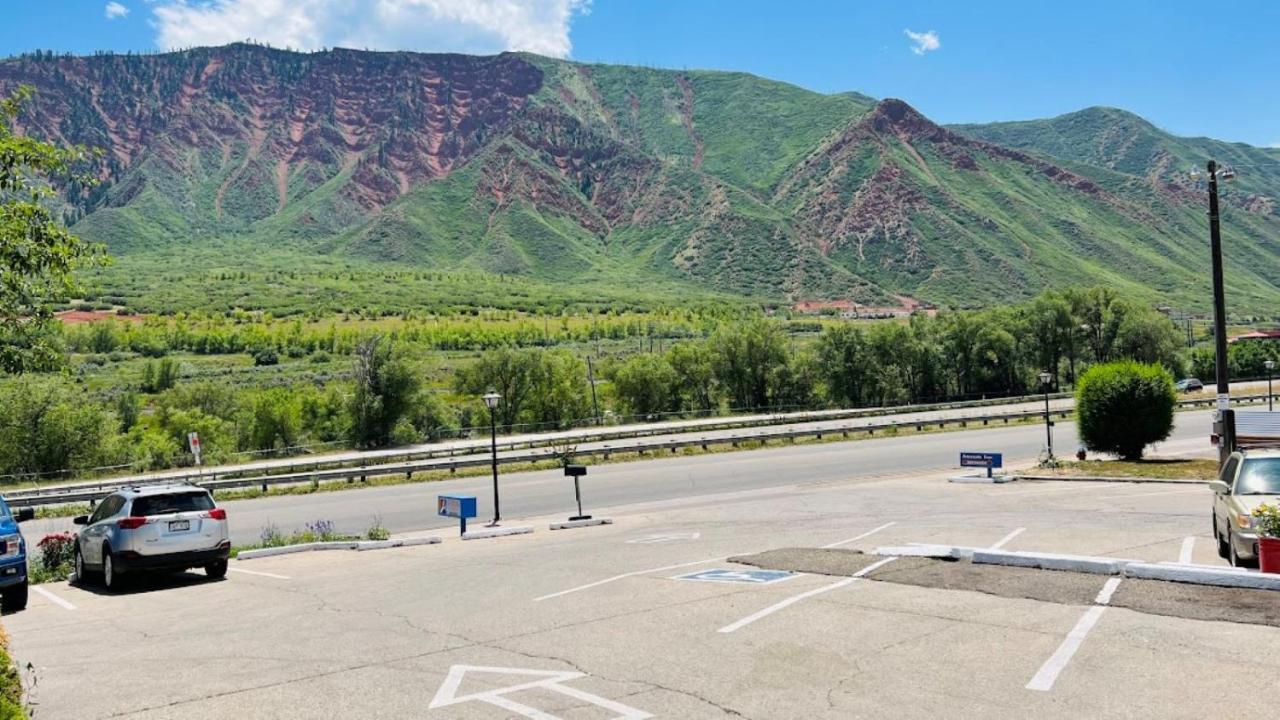 Adventure Inn - Glenwood Springs Bagian luar foto