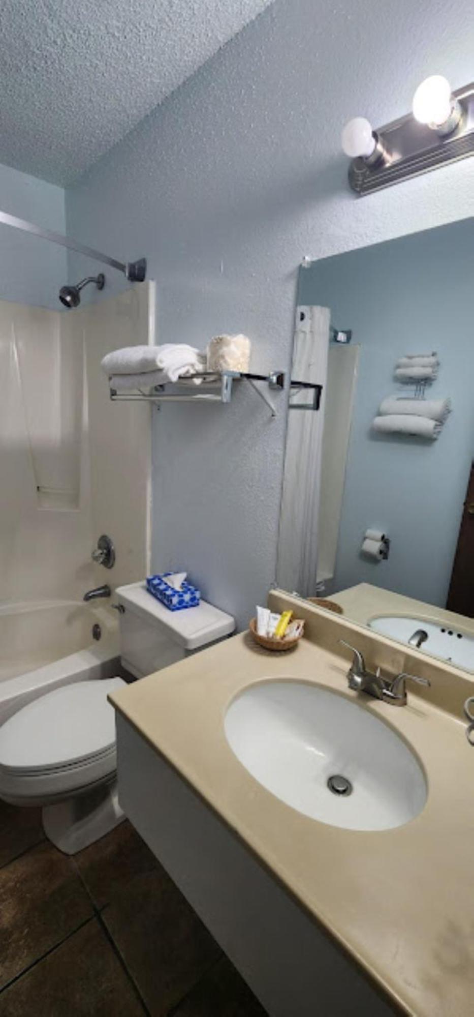 Adventure Inn - Glenwood Springs Bagian luar foto