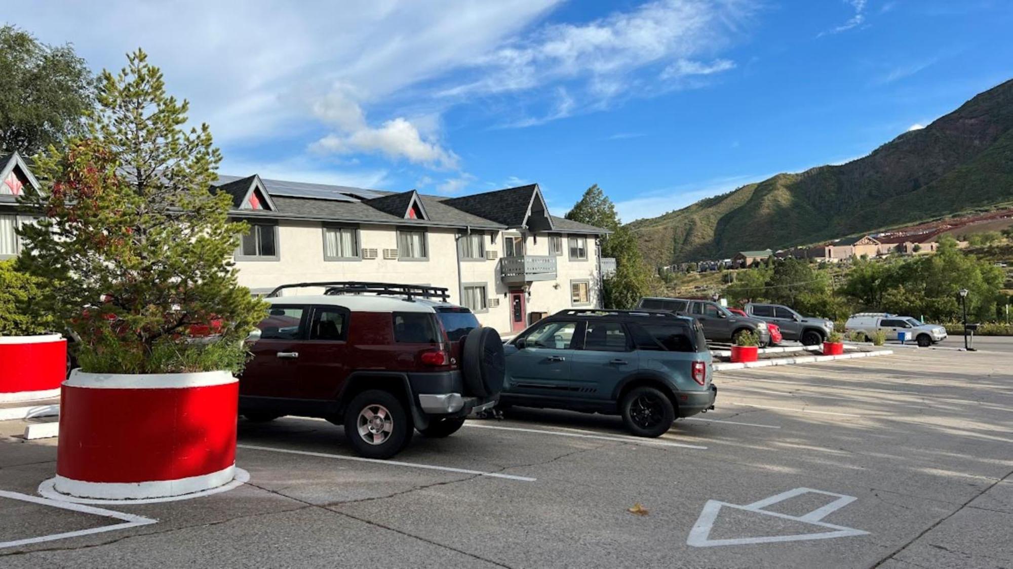 Adventure Inn - Glenwood Springs Bagian luar foto