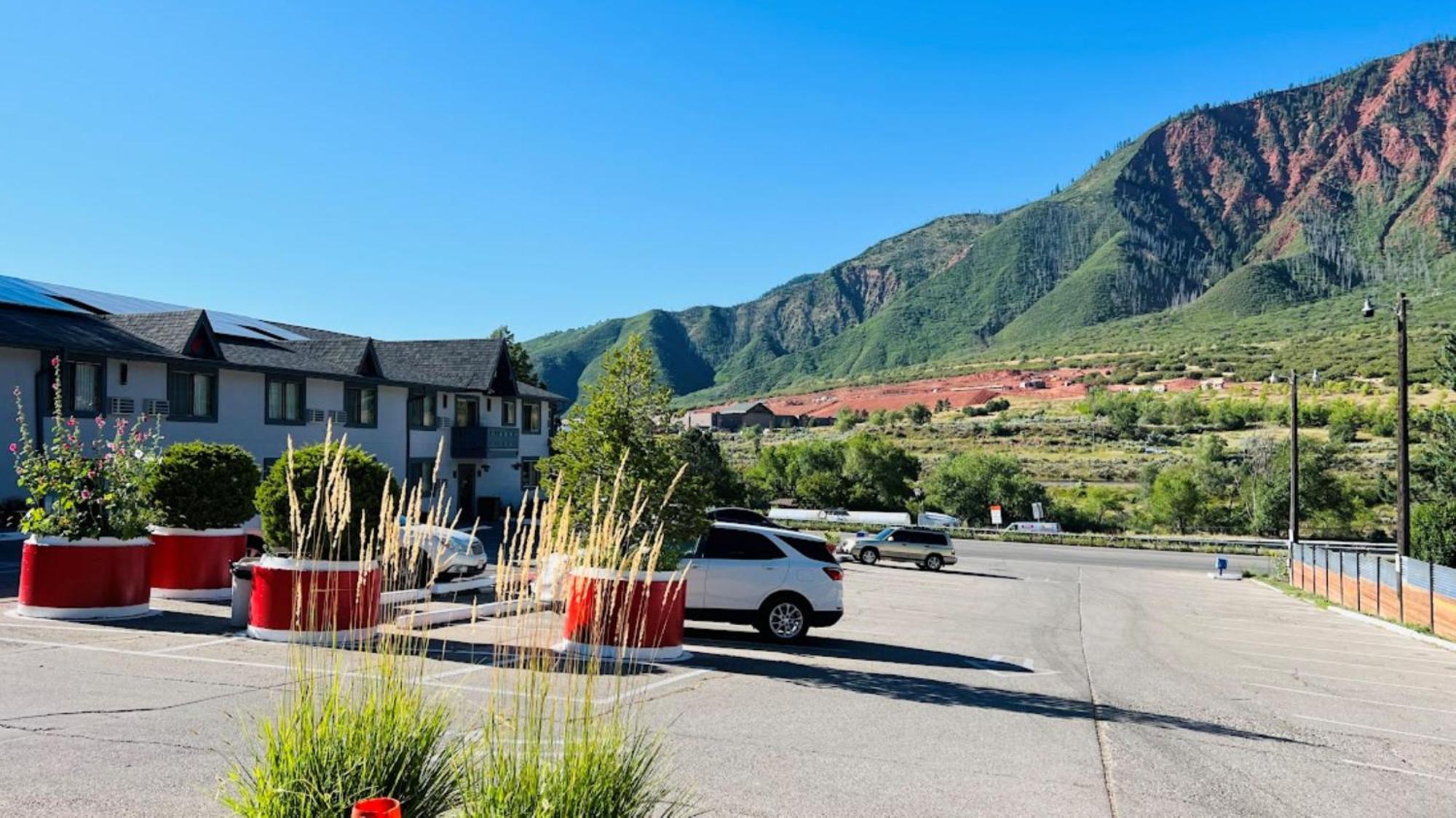 Adventure Inn - Glenwood Springs Bagian luar foto