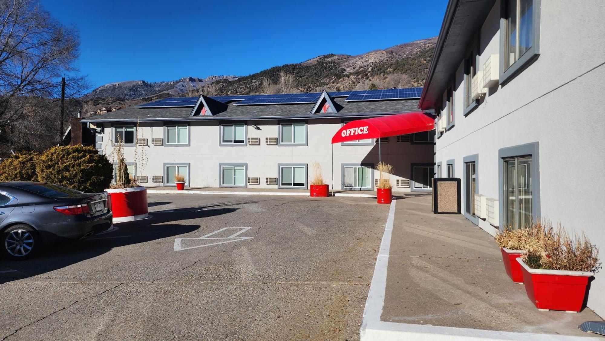 Adventure Inn - Glenwood Springs Bagian luar foto