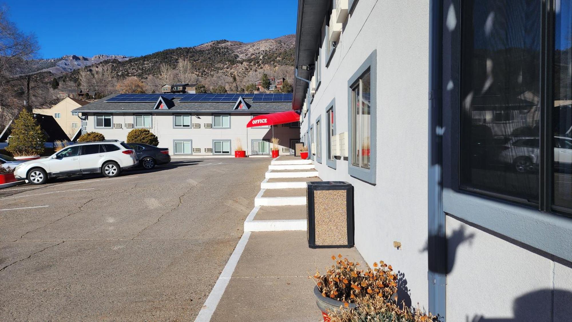 Adventure Inn - Glenwood Springs Bagian luar foto